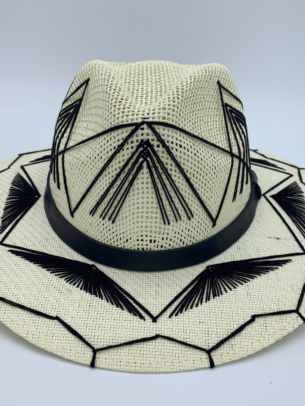 Black Leaf Sun Hat